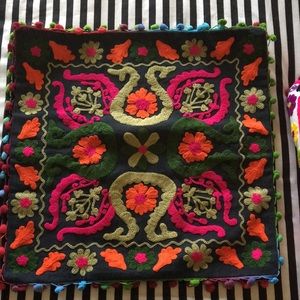 2 Pillow shams with zipper. Hand embroidered